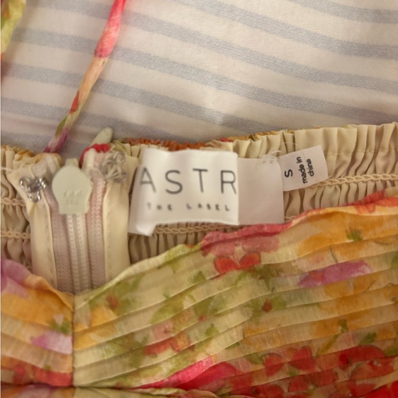 Astr Multicolor Floral Blouse - Picture 3 of 5